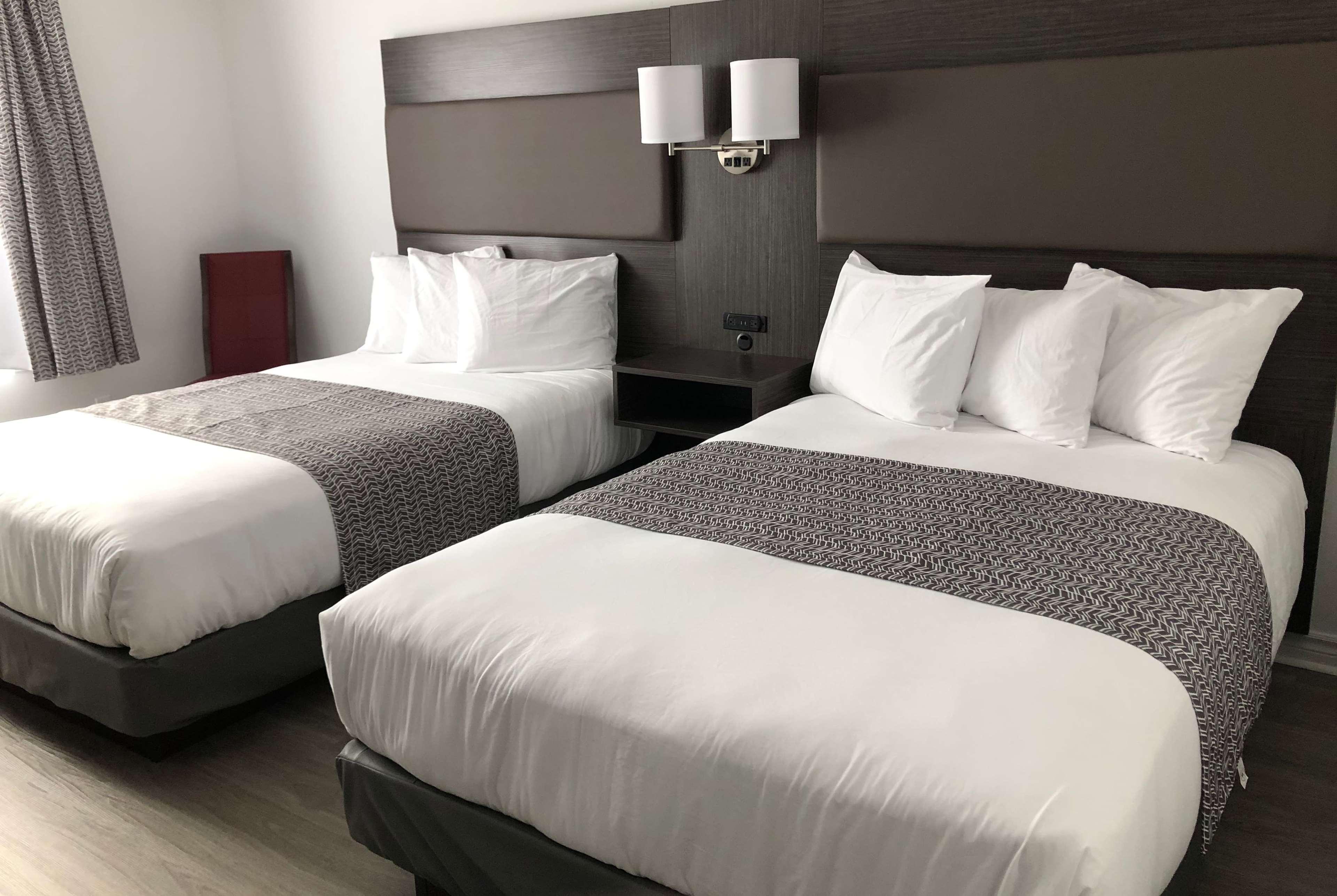 Travelodge By Wyndham Rigaud Buitenkant foto