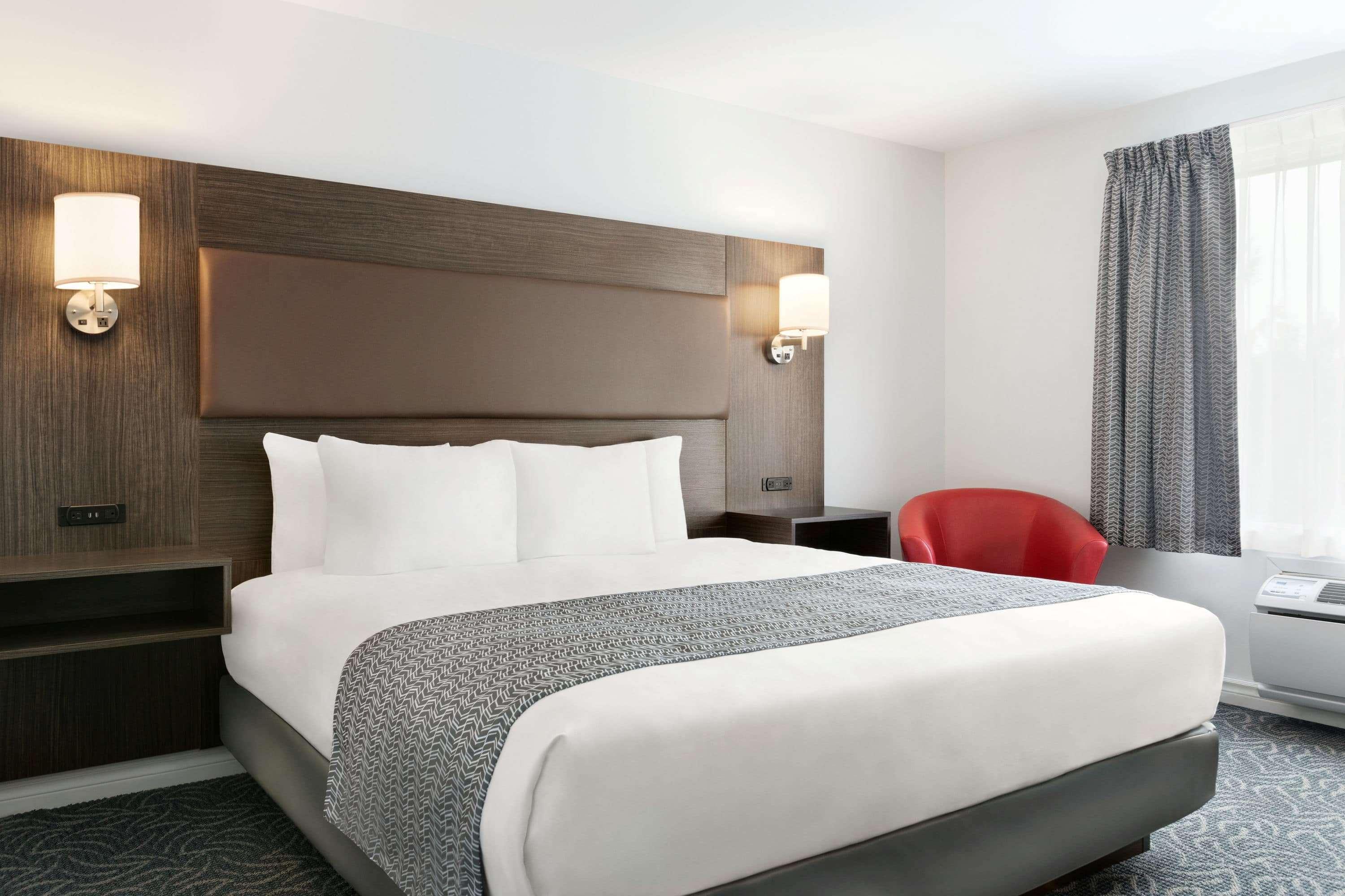 Travelodge By Wyndham Rigaud Buitenkant foto