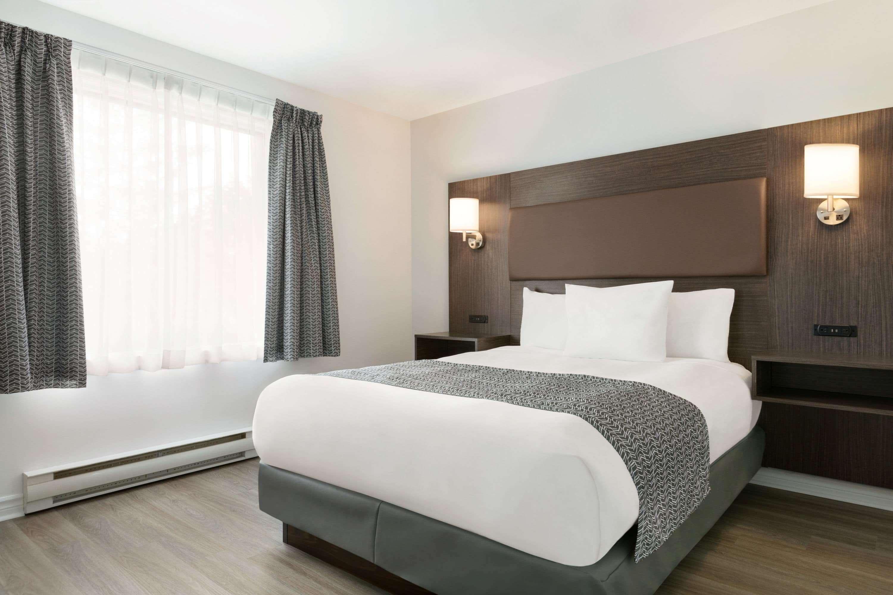 Travelodge By Wyndham Rigaud Buitenkant foto